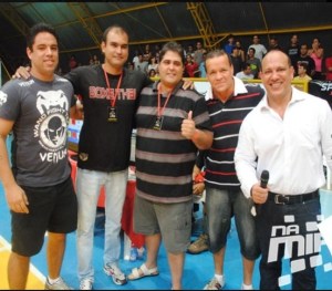 Sem tít000ulo