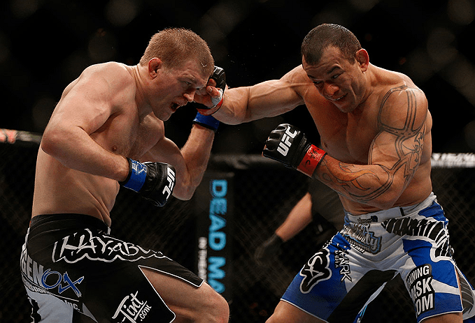 213222_375570_ufc_156___tibau_x_dunham_06