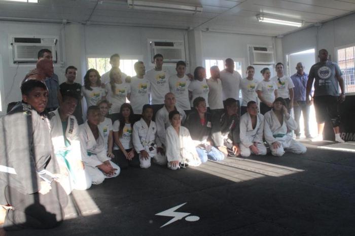 Com alunos de Jiu-Jitsu da Fazendinha