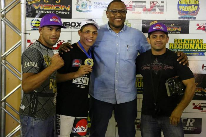 Carlão Barreto com vencedor da etapa de Goiânia