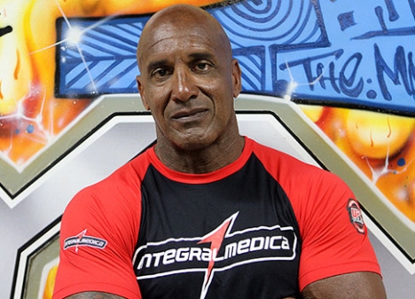 Treinador quer Ronaldo Jacaré lutando apenas pelo cinturão