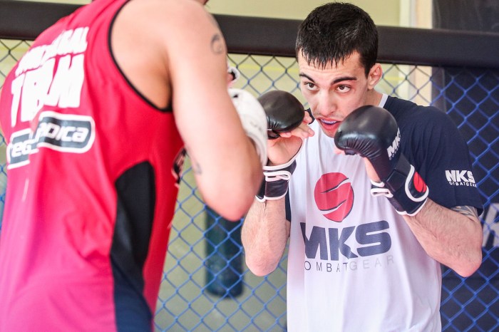 Sob muita expectativa, Thomas Almeida faz sua estreia no UFC