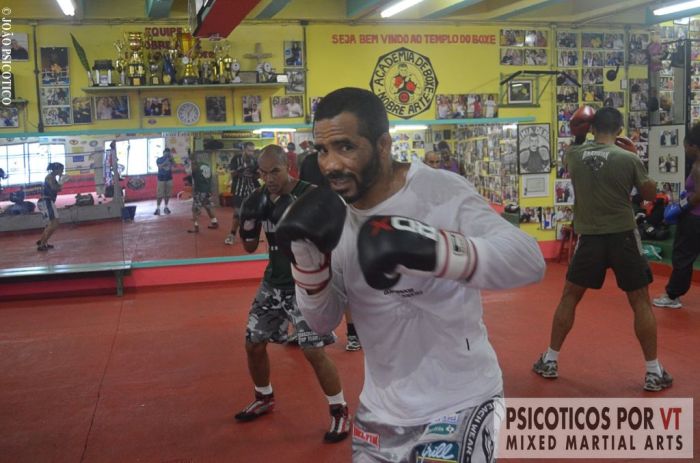 Giovanni Diniz aos 39 anos apresenta uma forma invejável e um boxe de alta performance