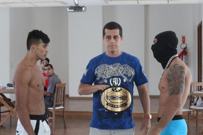 O duelo é valido pelo cinturão dos penas, atualmente com Facção - Foto/Carol Correia