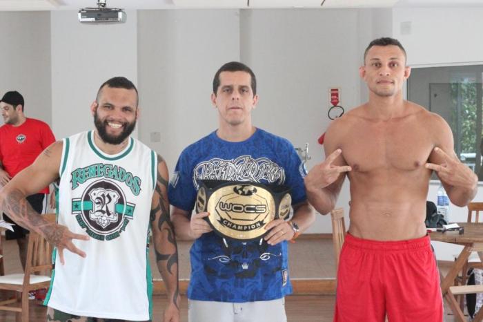 Julio Cesar Merenda e Julian Jabbá se encaram na luta principal da noite - Foto/Carol Correia