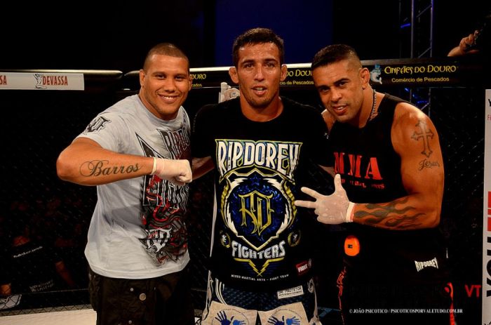 Edu Simões (Baixinho Team) finalizou Max Gideão com uma chave de tornozelo aos 2min e 15seg do primeiro round