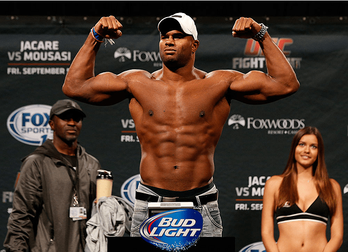 ufn_foxwoods_weighin_026.jpg