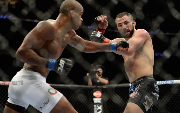 Alan Nuguette venceu John Makdessi no UFC 169 - Barao vs. Faber 2 / Créditos: Divulgação