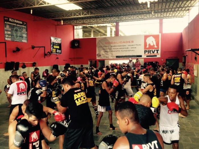 A filial PRVT Parque Amorim na cidade de Belford Roxo ficou lotada.