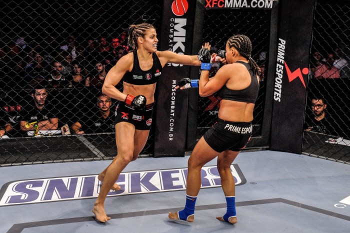 Poliana Botelho conquistou o torneio peso-mosca feminino com um belo nocaute Foto:Wayne Camargo