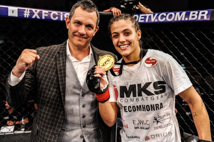 Esta foi a quarta vitória da mineira, em cinco lutas na carreira / Foto:Wayne Camargo