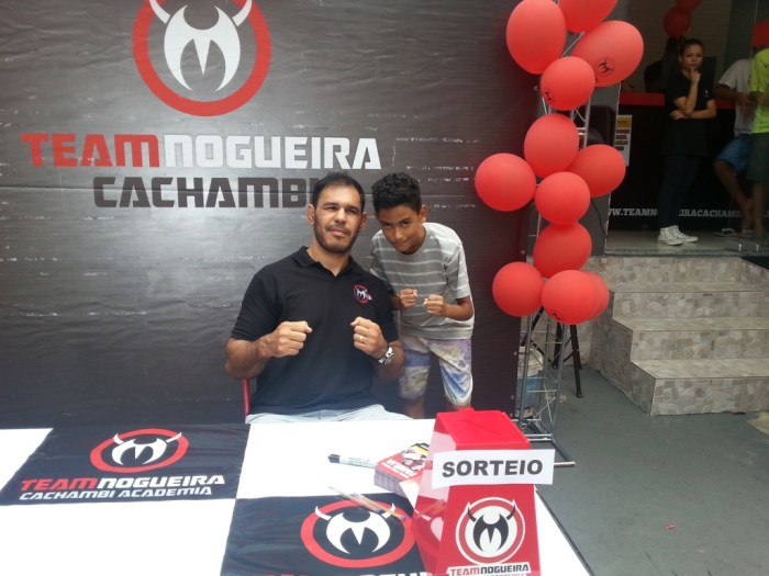 Minotouro e f+ú na Team Nogueira Cachambi