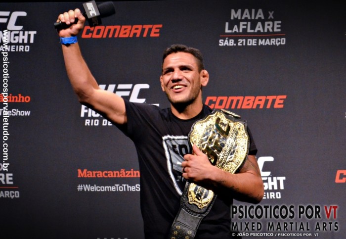 Rafael dos Anjos e o dono do cinturão 70kg do UFC