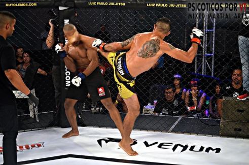 Lindo High kick na sua vitória contra Rafael Caçapa
