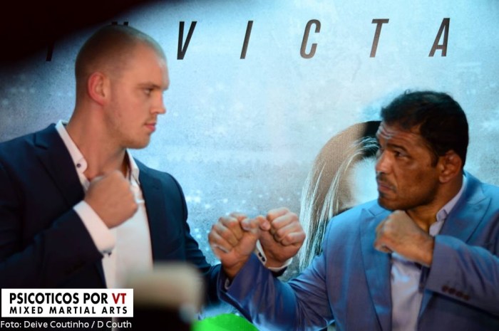 Encarada entre Rodrigo Minotauro e Stefan Struve / Foto: Deive Coutinho