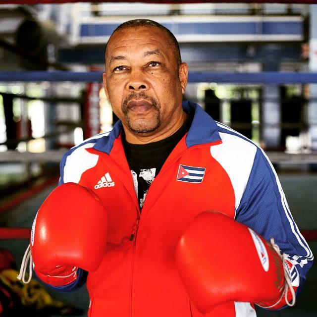 Cubano Isidoro Nícolas instrutor de Boxe