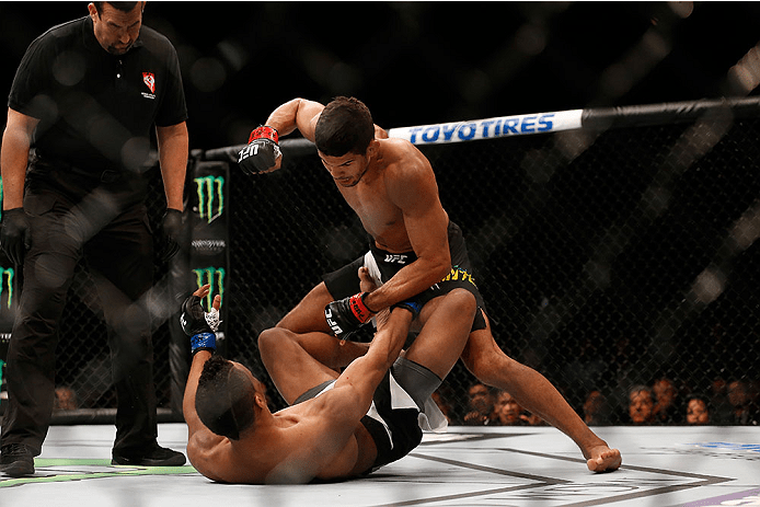 Léo Santos nocauteou Kevin Lee e já pensa em melhor posição no ranking dos leves. Foto: UFC Divulgação