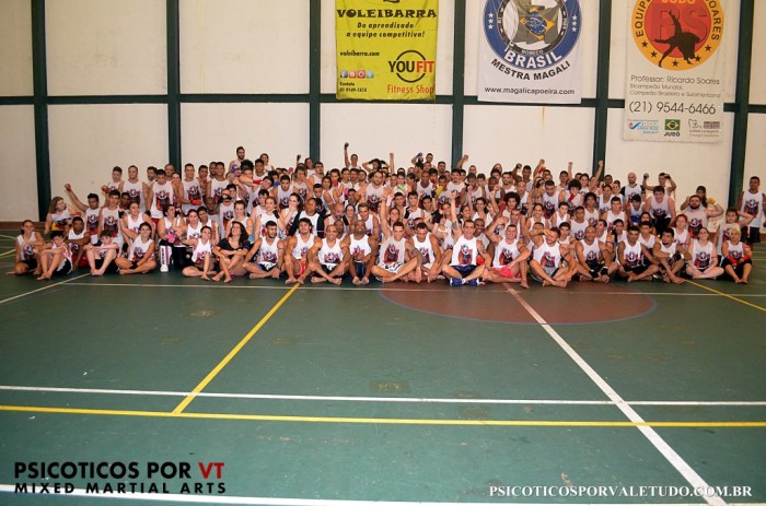 Toda equipe em foto comemorativa ao fim do evento