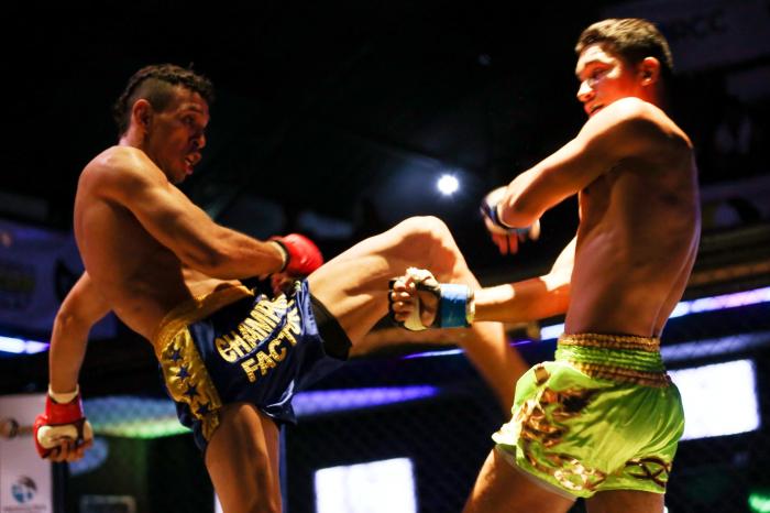 Luta 9 - Bruno Quintanilha nocauteia Genésio Adryan - foto 1 - by Michael Dantas - Emanuel Sports & Marketing