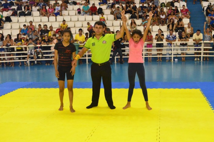 SUBMISSION - Ana Caroline é campeã pela Astra Fight 1 - foto 2 - by Raiana Barreto