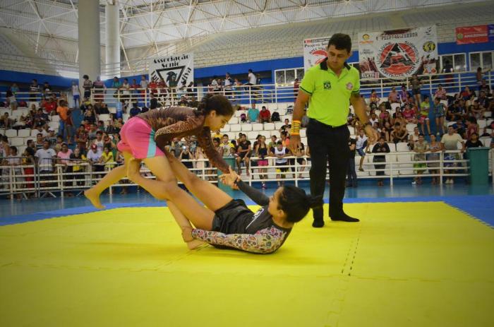 SUBMISSION - Giovanna Caxias por cima - foto 1 - by Raiana Barreto