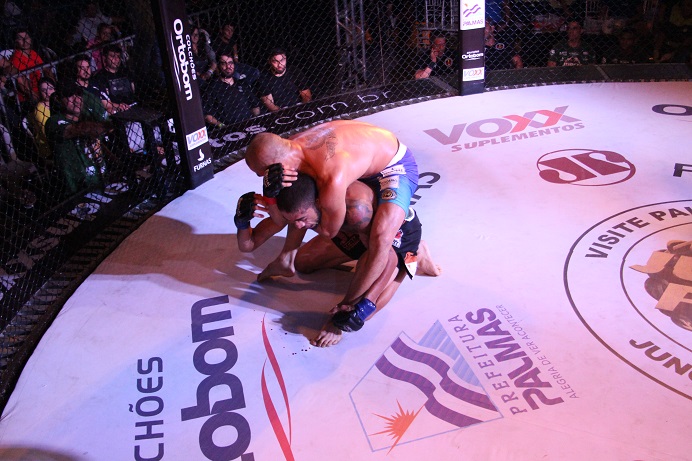 Matheus Mattos x Carlos Soares / Foto Leonardo Fabri