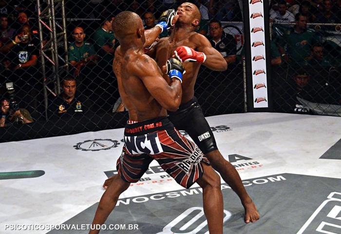 Danilo Pelezinho vs Jefferson Costa deram um show de trocação no WOCS 22