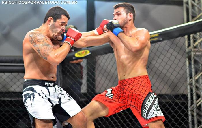 Apesar de ter sofrido este golpe Marco Prado saiu vencedor do combate.