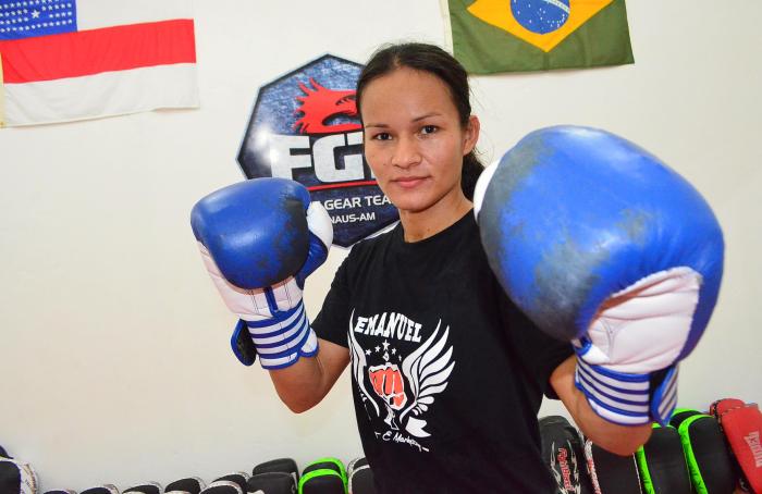 Sandra Ramos na academia Fight Gear Team - by Emanuel Mendes Siqueira