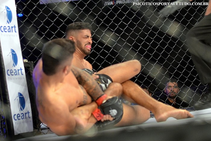 Com uma bela chave de calcanhar no 1º round Gabriel venceu seu combate no Shooto.