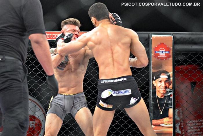 Fiuri Ribeiro se deu bem na trocação um dos pontos altos de sua luta