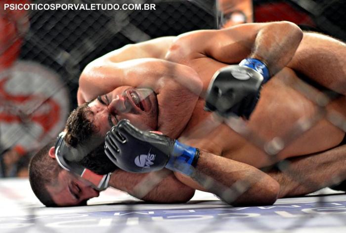 Leonardo Limberger venceu seu combate com um justo mata leão