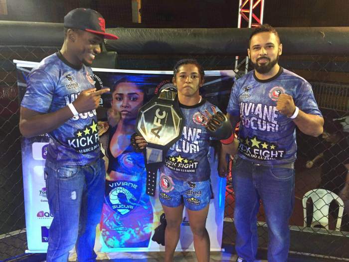 Viviane Sucuri e a mais nova campeã do Aspera FC.  Foto:Divulgação