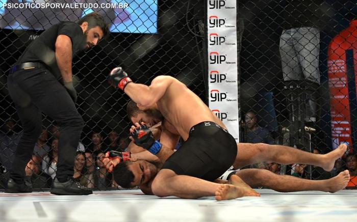 Hernani Perpétuo venceu Cleber Sousa por nocaute