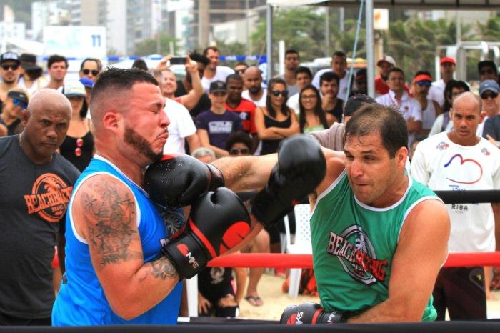 Giovanni Tonzano conectou os melhores golpes para vencer a Superluta (Pedro Monteiro) 