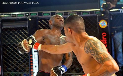 Benito Macapá acertou bons goles e venceu o combate na decisão.