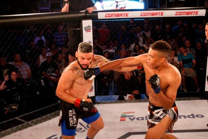 Ugo Monstro (esq) passou sufoco mas venceu Foto: Antônio Marco/Cufa (Divulgação)