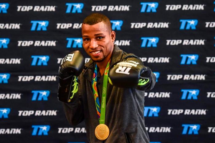Robson Conceição, medalha de ouro nos Jogos Olímpicos Rio 2016, foi anunciado nesta sexta-feira, dia 9, como novo boxeador profissional da Top Rank