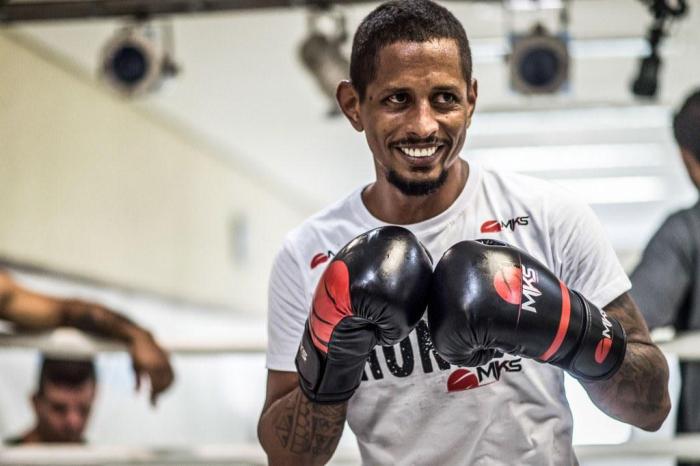 Johnny volta a lutar no UFC diante de Gamburyan. Foto: Alexandre Loureiro/Inovafoto