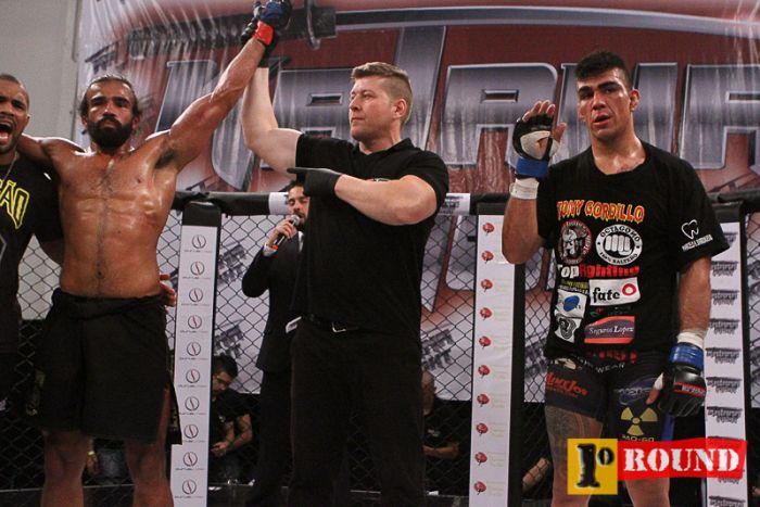 Luta principal - Luis Gustavo "Killer" finalizou (guilhotina) Marcelo Bustus . Foto: Marcio Valle