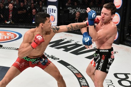 DUDU DANTAS (À ESQUERDA) VENCEU JOE WARREN POR UNANIMIDADE NO BELLATOR 166 Foto Divulgação Bellator