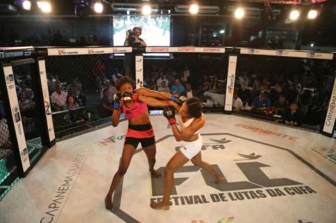 Maria Olveira, esquerda, contra Geisa Veloso. Foto: Divulgação