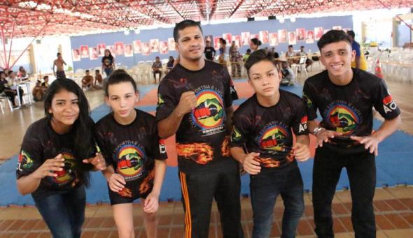 Wrestling - equipe Amazonas Club da Luta rumo ao RJ  - by Emanuel Mendes Siqueira